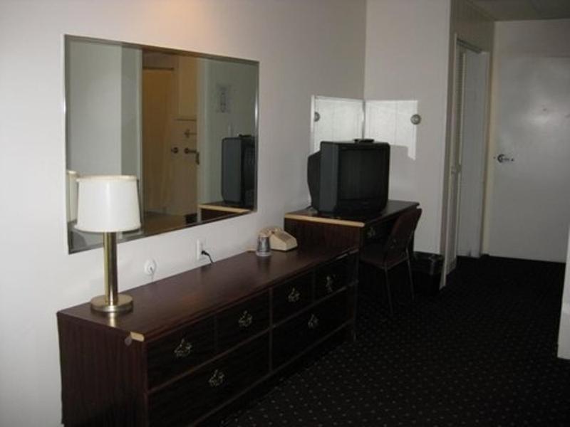 Tomac Motor Inn Morris Plains Номер фото